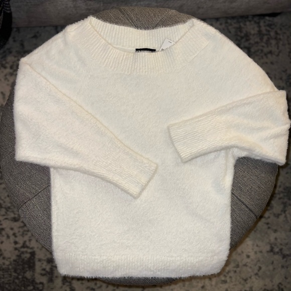 NEW with tags! Medium EXPRESS Very Soft Furry Sweater White NICE - Picture 1 of 9